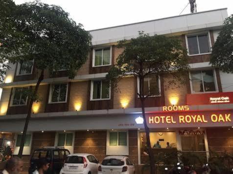 Hotel Royal Oak Navi Mumbai-STZ 1002 Bagian luar foto