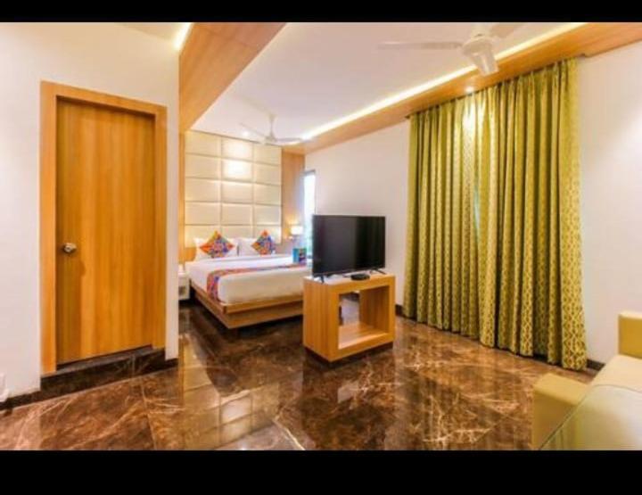Hotel Royal Oak Navi Mumbai-STZ 1002 Bagian luar foto
