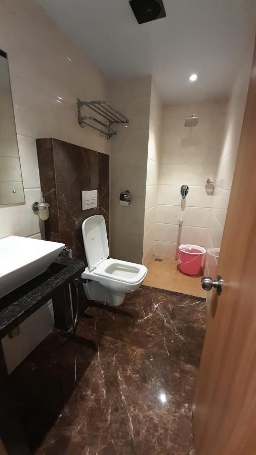Hotel Royal Oak Navi Mumbai-STZ 1002 Bagian luar foto